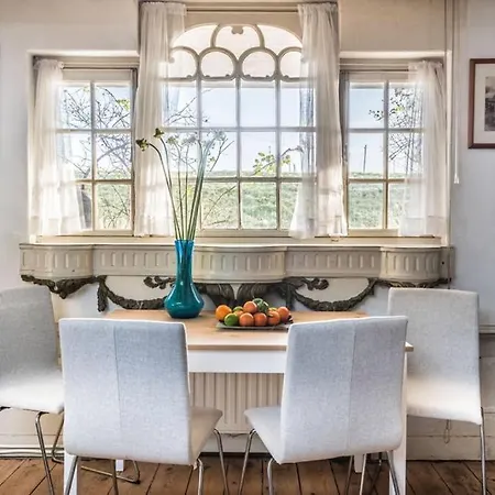 Meeuwen Manor Apartment *