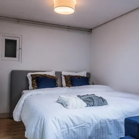 Apartment Meeuwen Manor